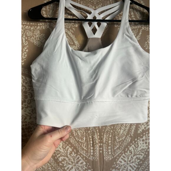 Lululemon Mind Over Miles Bra in White - Picture 4 of 7